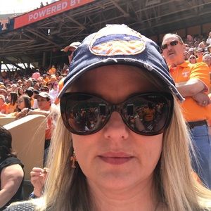 Meet your Posher, Brenda